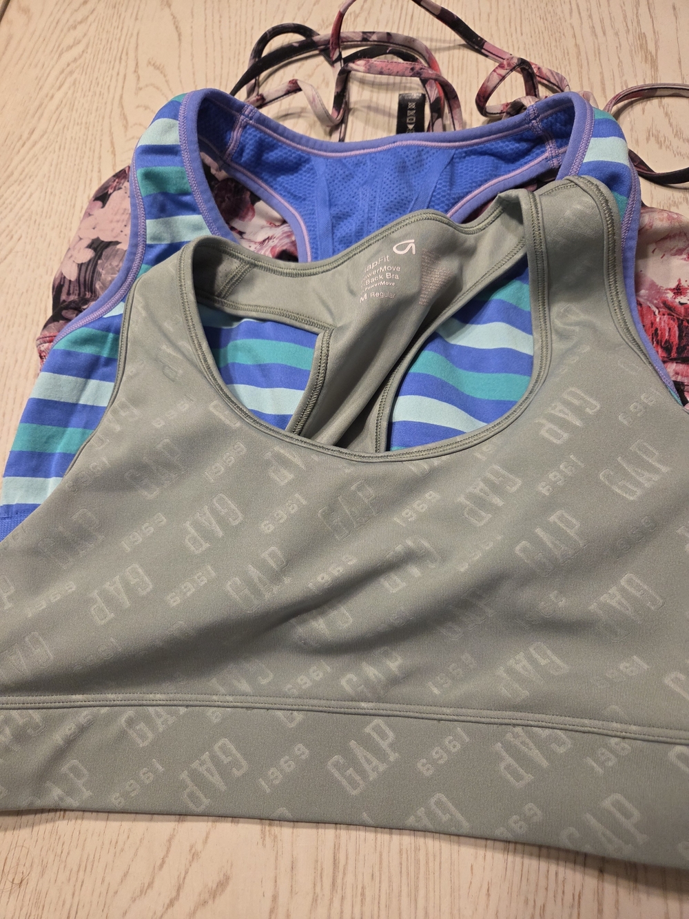 Gap & RBX Sports Active Bras 3 Bras Large Excellent